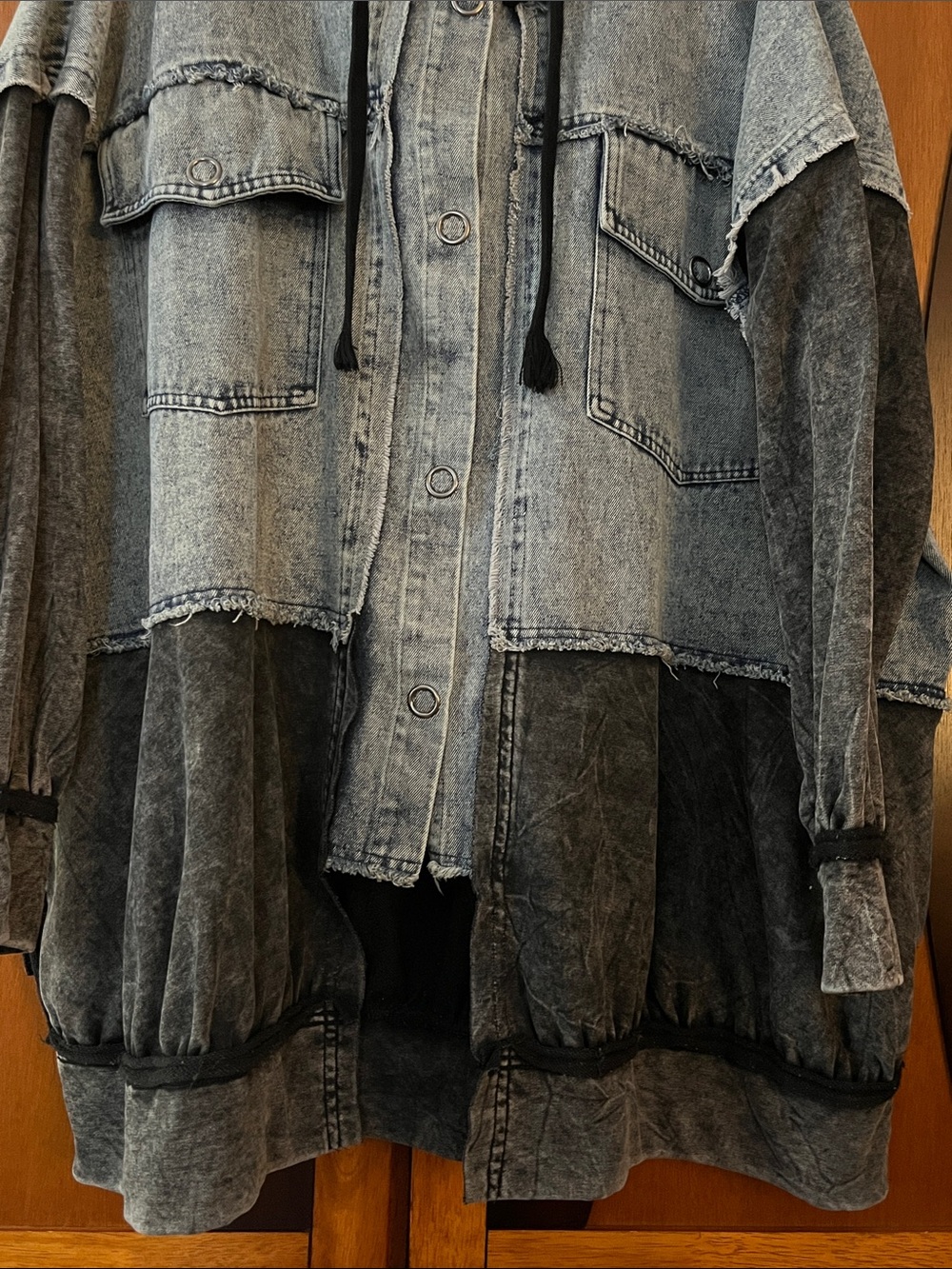 Oli & Hali Oversized Washed Black Fabric/Blue Denim Hooded Jacket w/Pockets - Picture 5 of 16